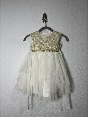 Girls 4T Cream And Gold Child’s Fancy Dress. Super Cute For Any Occasion.